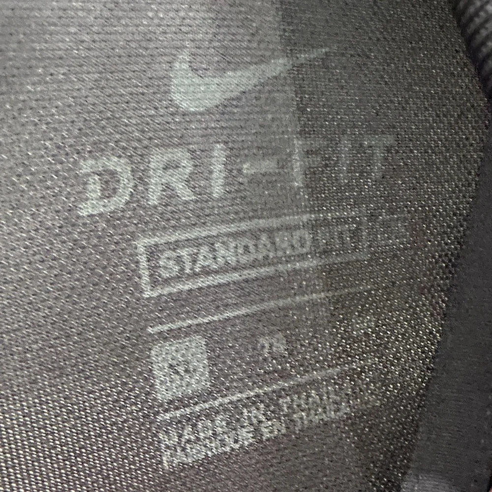 Nike Men's Dark Gray Golf Shirt - Picture 2 of 4